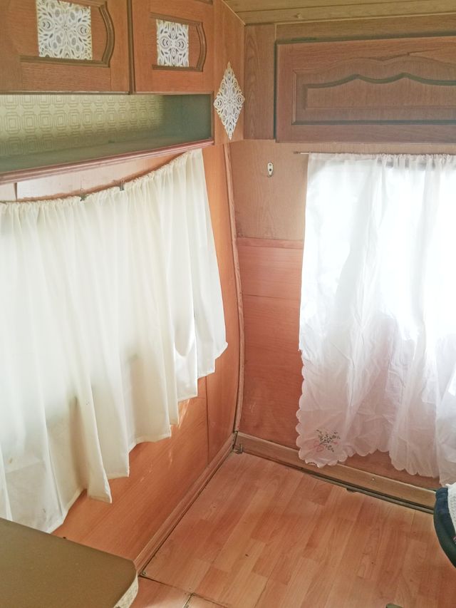 Caravana menos de  750 kg con documentación