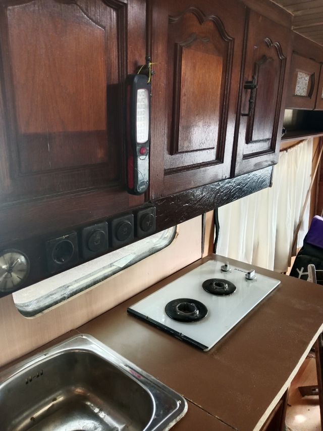 Caravana menos de  750 kg con documentación