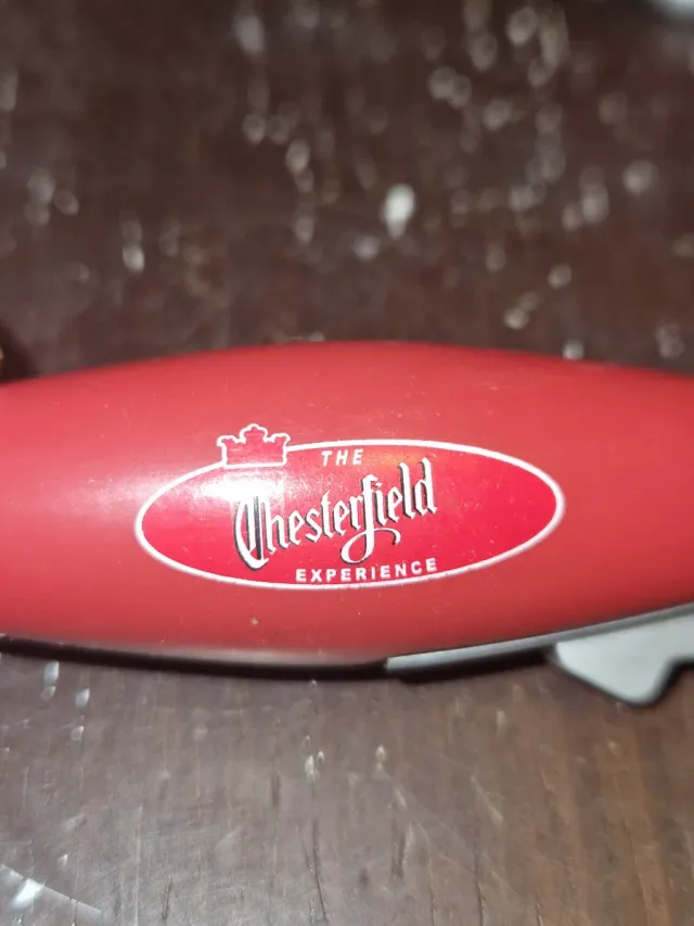 Encendedor Chesterfield Rojo