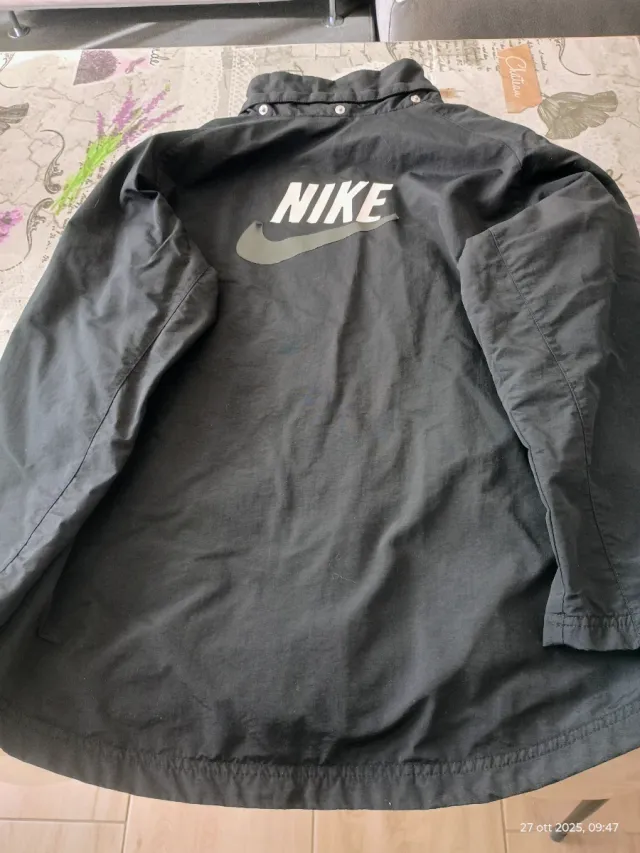 Giubbino antivento Nike nero