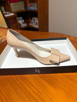 Zapatos Latouche Beige Tacón Bajo