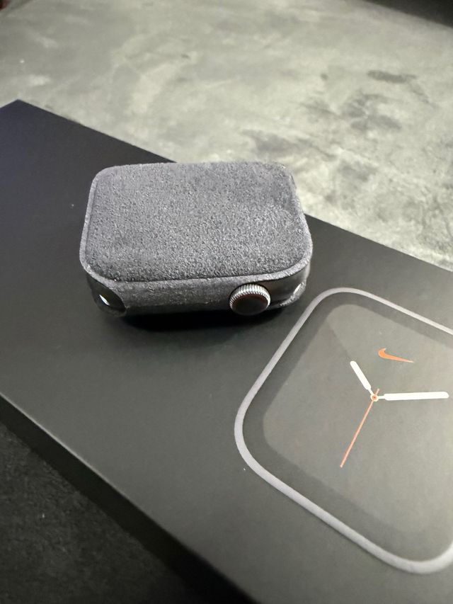 Apple Watch Nike Series 5 Cellular GPS