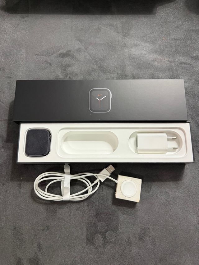 Apple Watch Nike Series 5 Cellular GPS