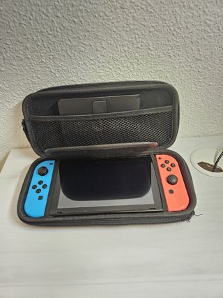 Nintendo Switch + Mando