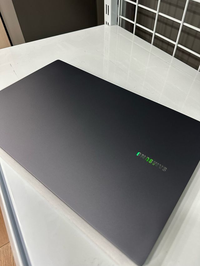 Samsung Galaxy Book i3/8/256