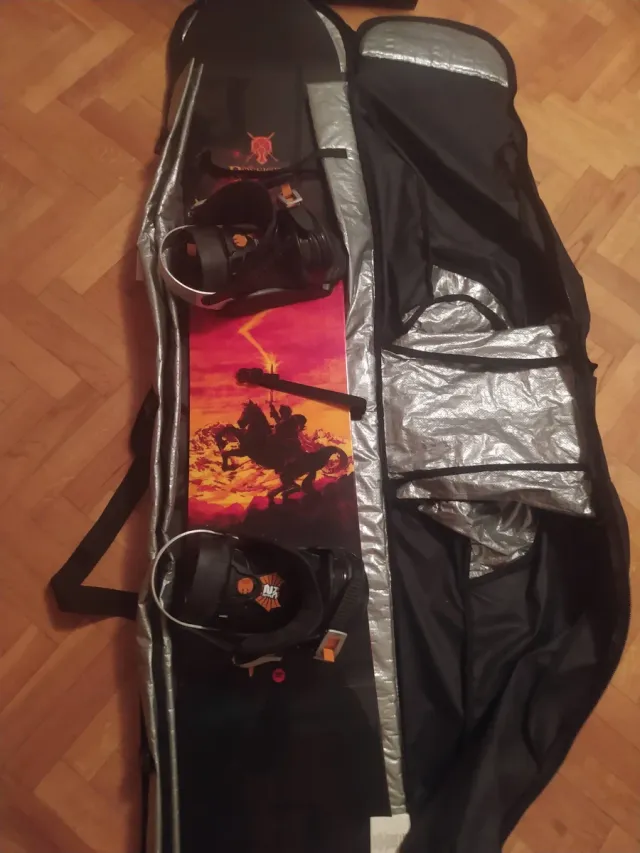 Equipo Snowboard tabla + botas + fijaciones +funda