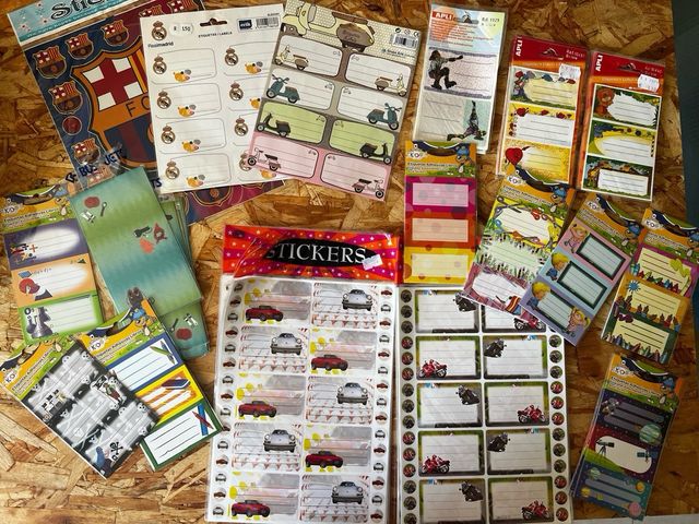 Lote 11. Etiquetas libro