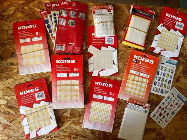 Lote 11. Etiquetas libro