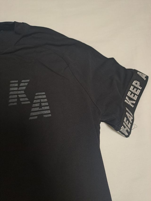 Camiseta Bershka Negra Logo KA