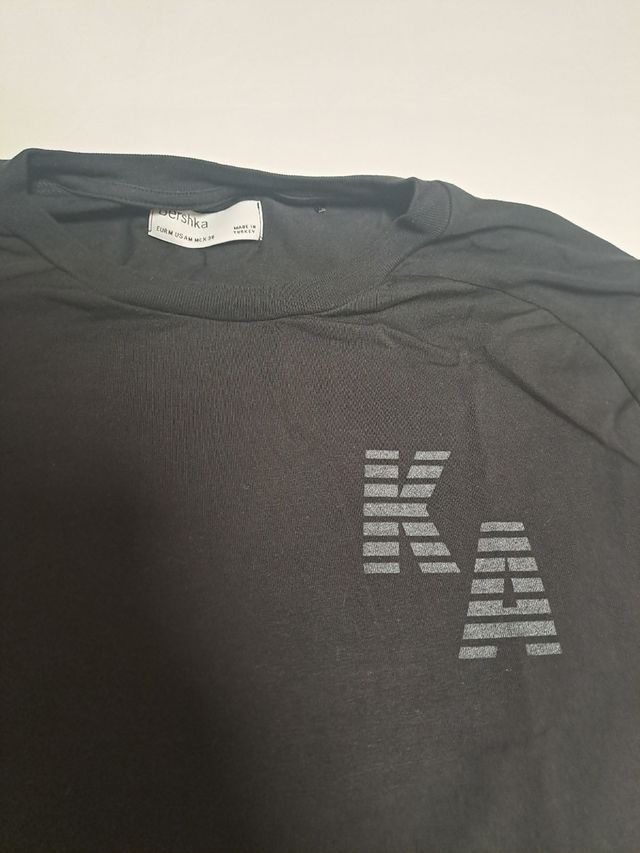 Camiseta Bershka Negra Logo KA