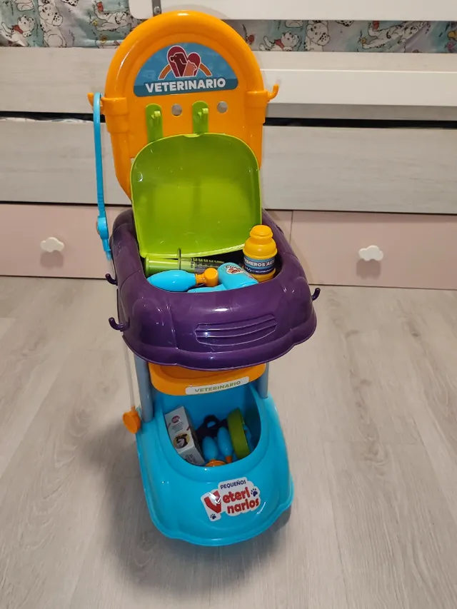 Centro Móvil Veterinario Juguete 18 Piezas