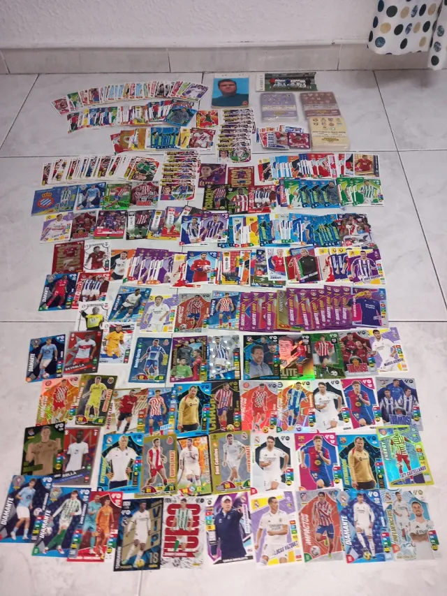 Lotto di figurine di calcio e altro collezionismo