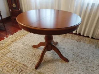 Mesa extensible de madera