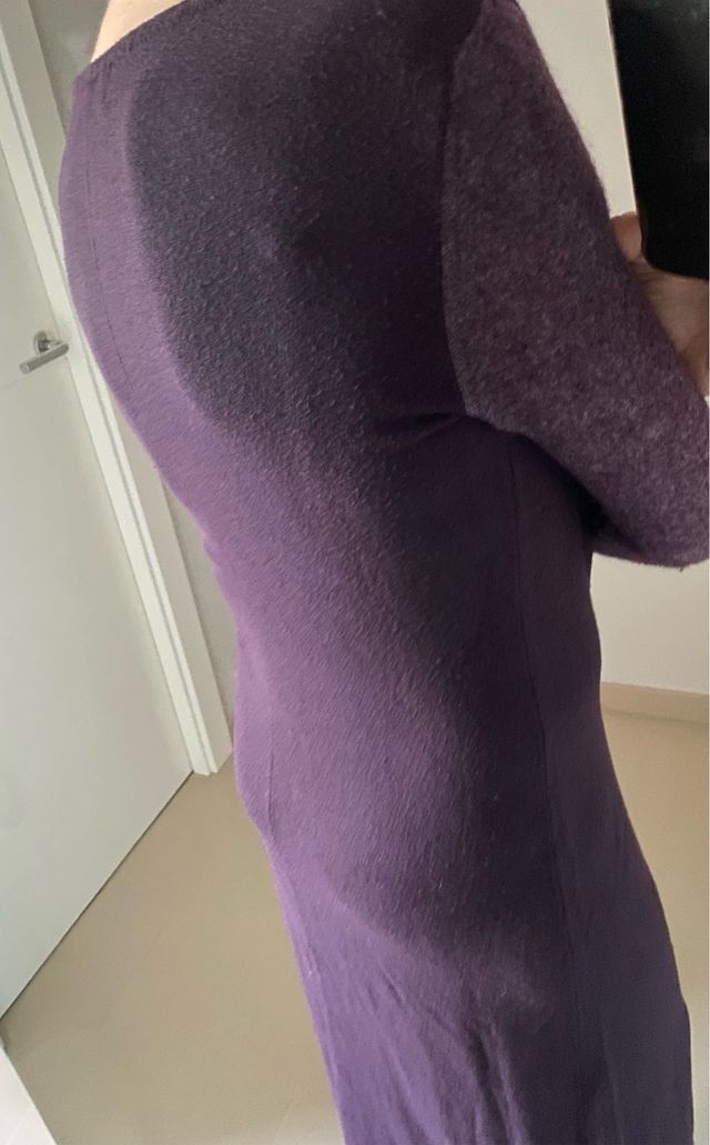 Vestido largo y chaqueta de lana morada