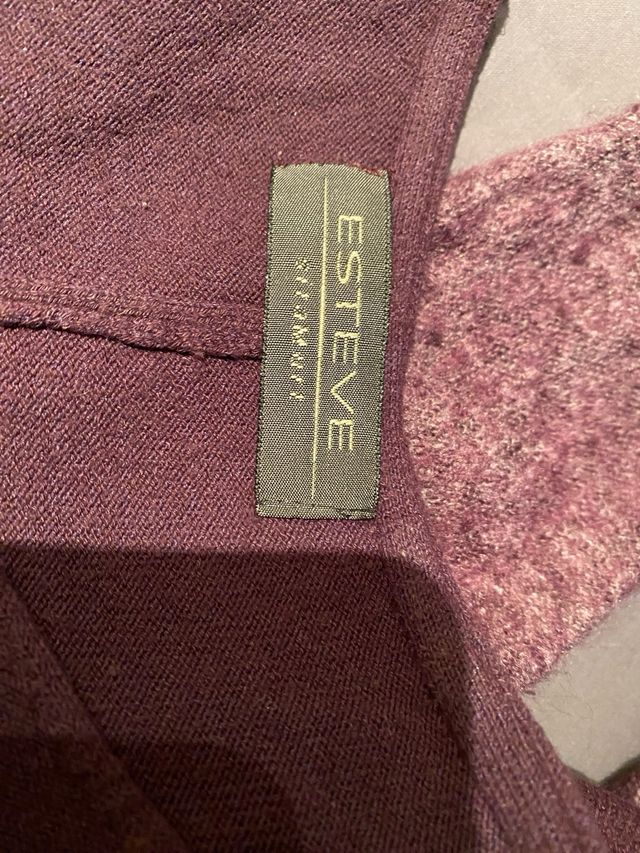 Vestido largo y chaqueta de lana morada