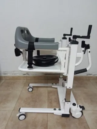 Silla ortopédica para movilidad y aseo