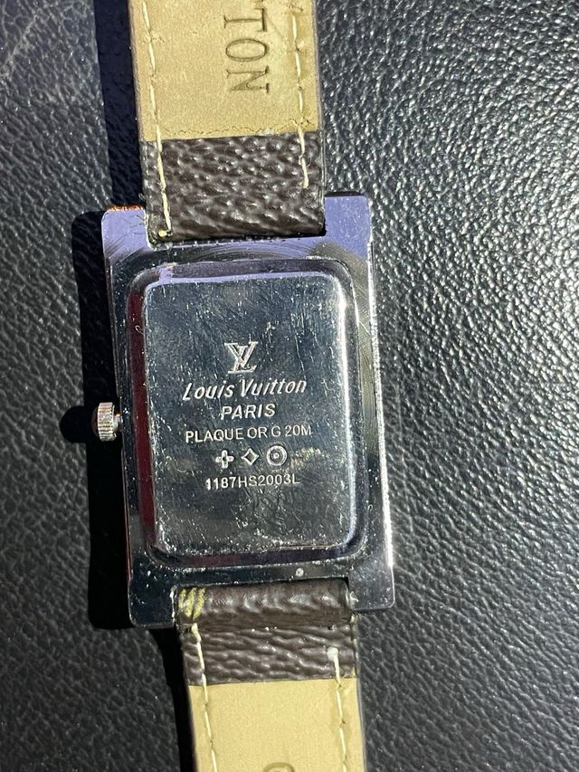 Reloj Louis Vuitton Marrón y Rosa