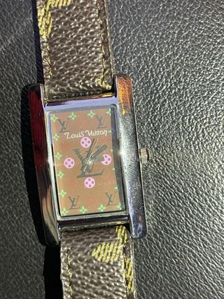 Reloj Louis Vuitton Marrón y Rosa