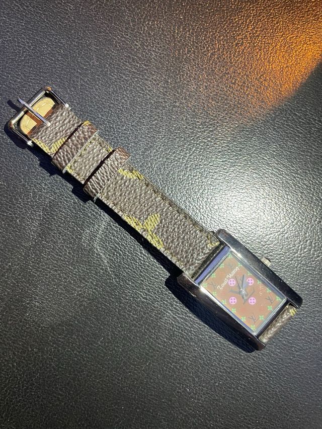 Reloj Louis Vuitton Marrón y Rosa