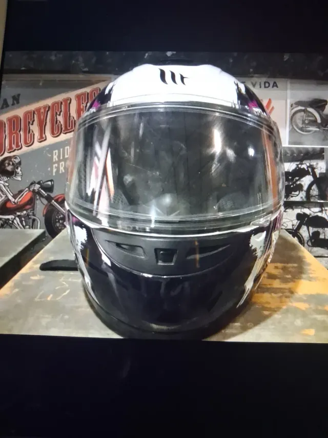 Casco de moto MT Helmets