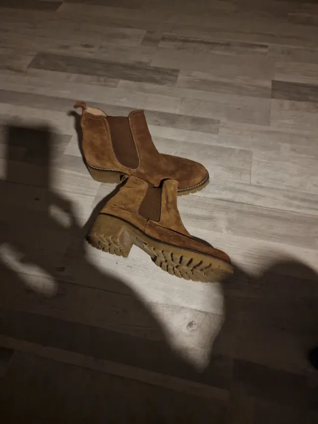 Botines de ante marrones