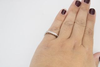 P22569SNJ Anillo oro blanco 18K con diamantes