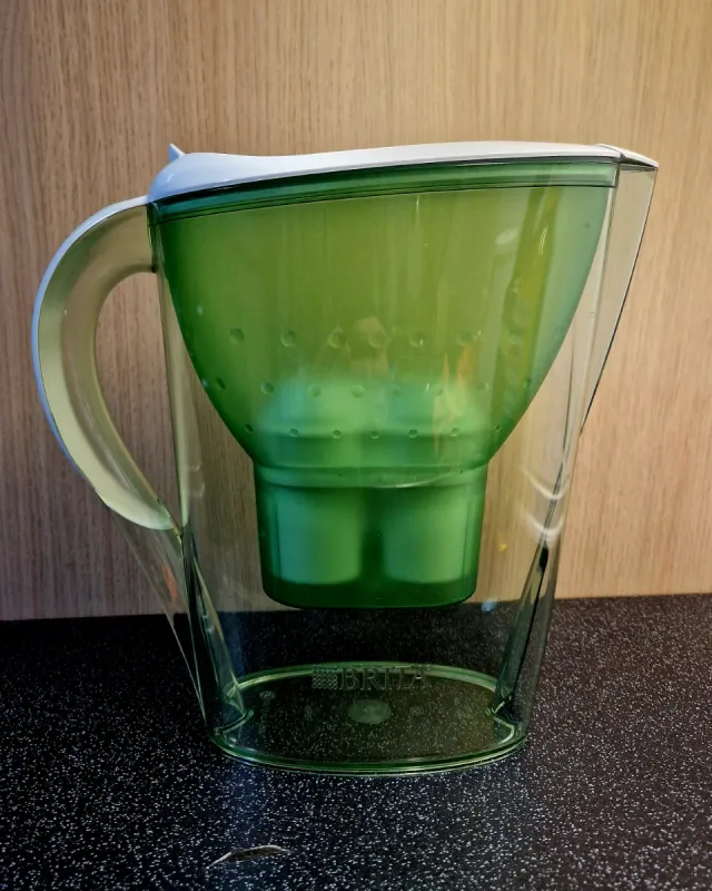 Jarra Brita Verde y Transparente