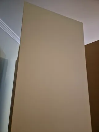 Estantería Billabong con puertas de cristal