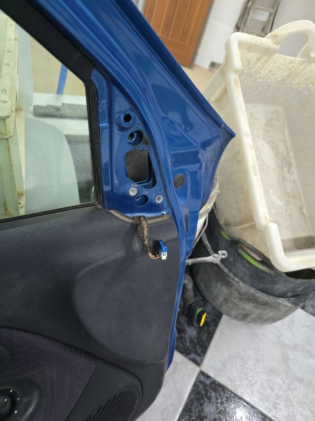 Puerta Renault Clio II Piloto Azul