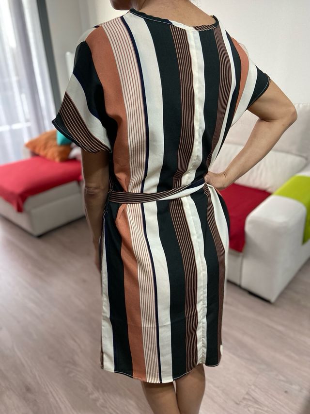 Vestido de verano con rayas