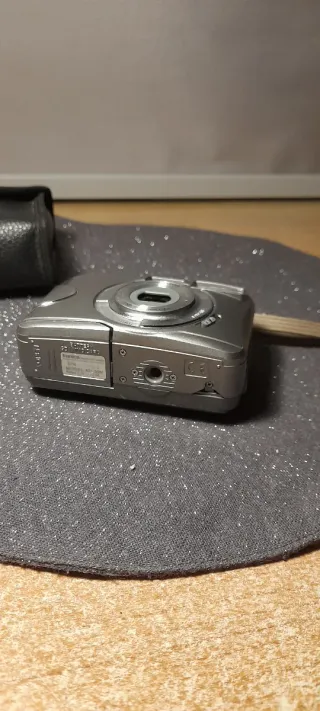 Cámara Konica KD-30M con funda