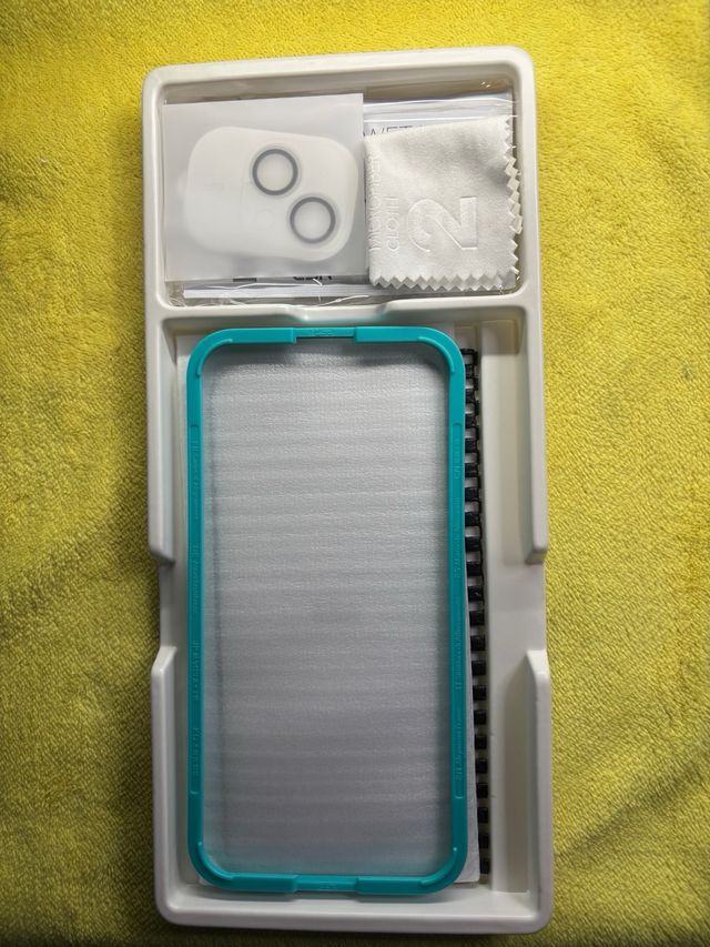 Protector Pantalla iPhone 15 Plus ESR