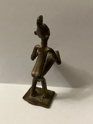 Statuina in bronzo