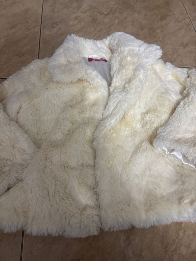 Abrigo peluche blanco nuevo 4/5 años