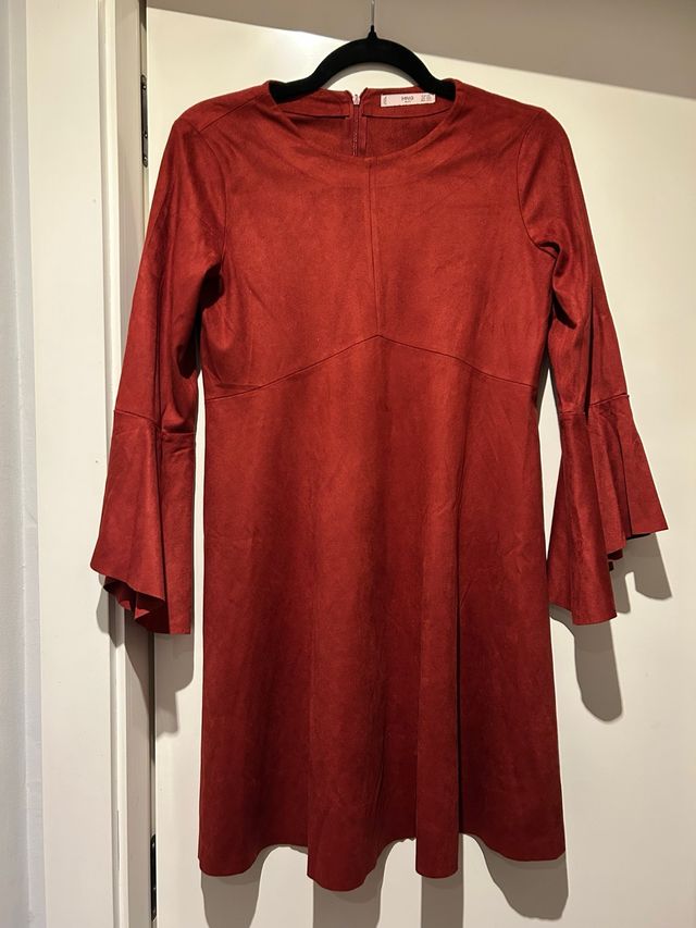 Vestido terciopelo manga acampanada