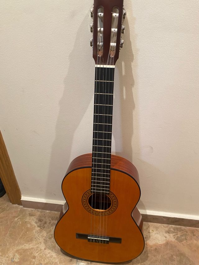 Guitarra Admira Clásica