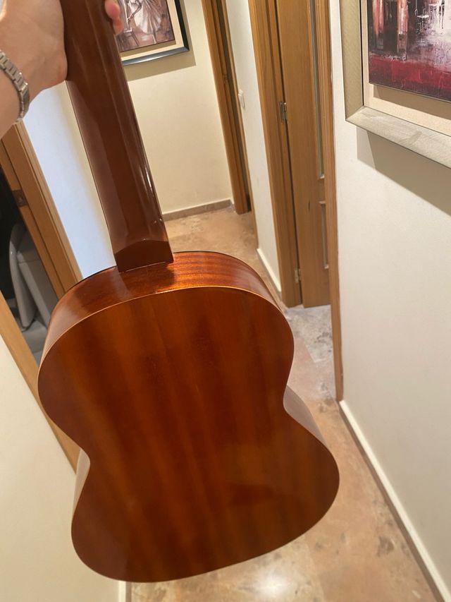 Guitarra Admira Clásica