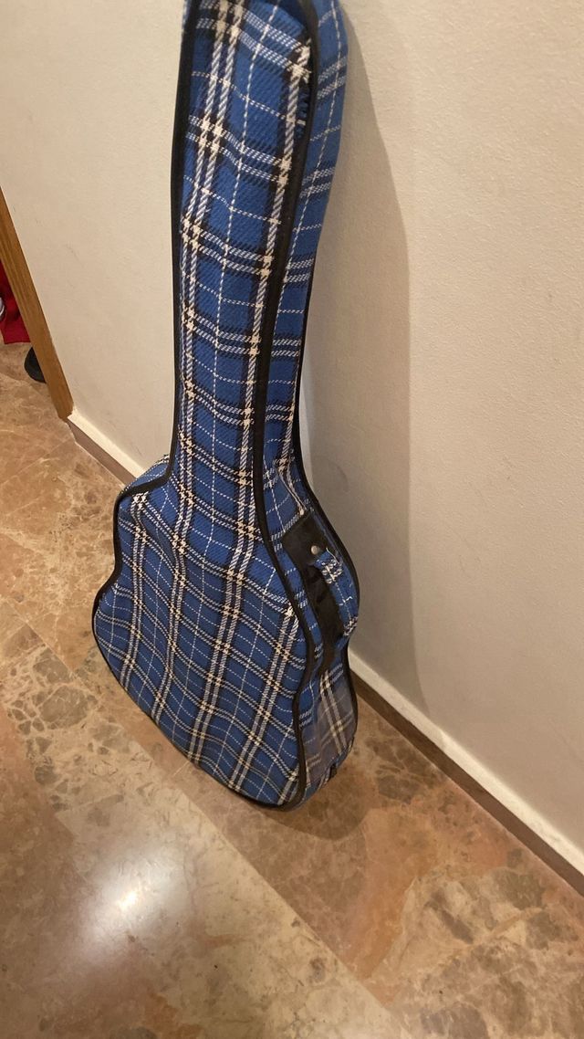 Guitarra Admira Clásica
