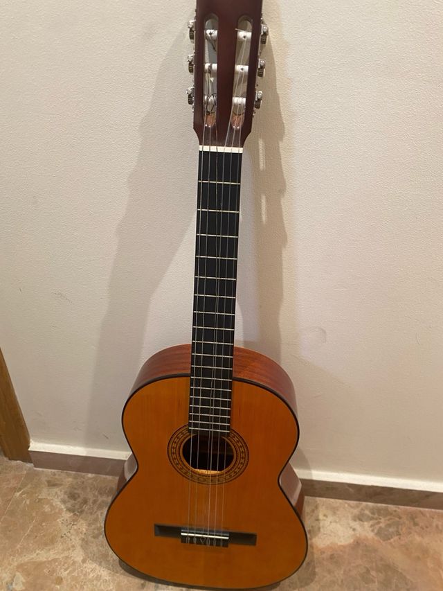 Guitarra Admira Clásica