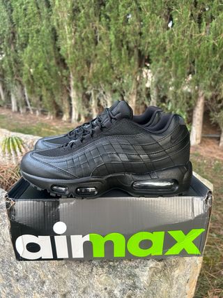 Nike Air Max 95 Negras Talla 43