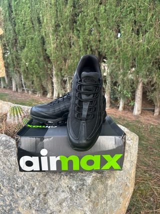 Nike Air Max 95 Negras Talla 43