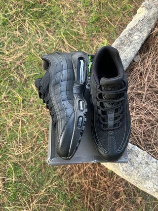 Nike Air Max 95 Negras Talla 43