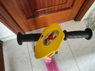 Patinete infantil 3 ruedas amarillo y rosa