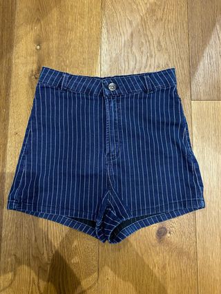 Pantalón corto Bershka rayas verticales