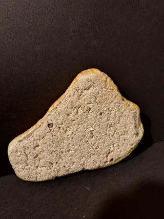 Casetta dipinta a mano su sasso