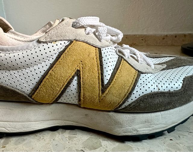 New Balance 327 Beige y Amarillo