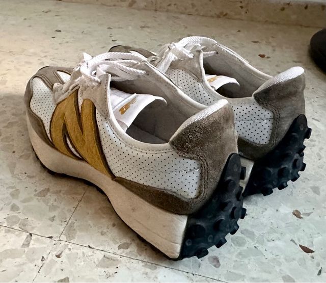 New Balance 327 Beige y Amarillo