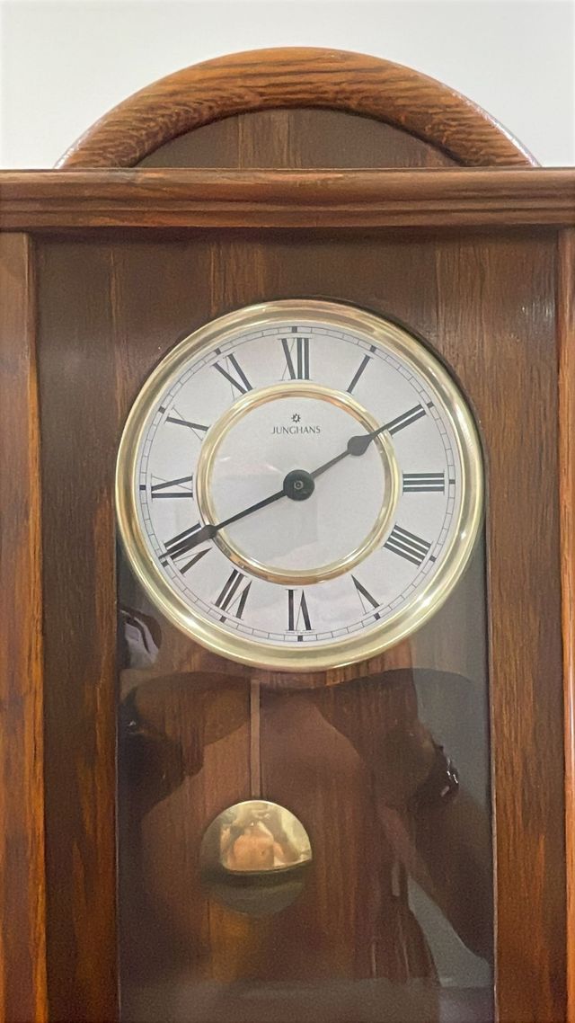 Reloj de mesa Junghans de madera
