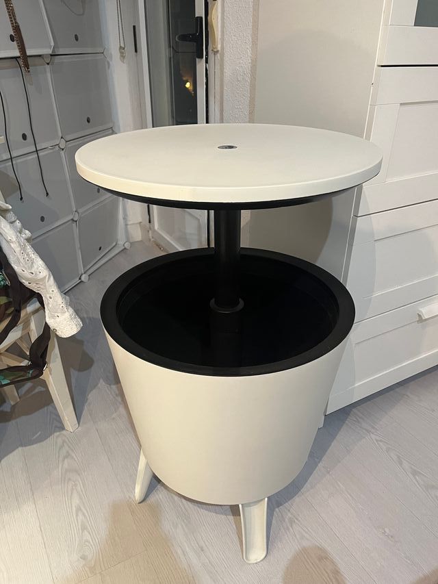 Mesa Nevera Cool Bar Negra y Blanca