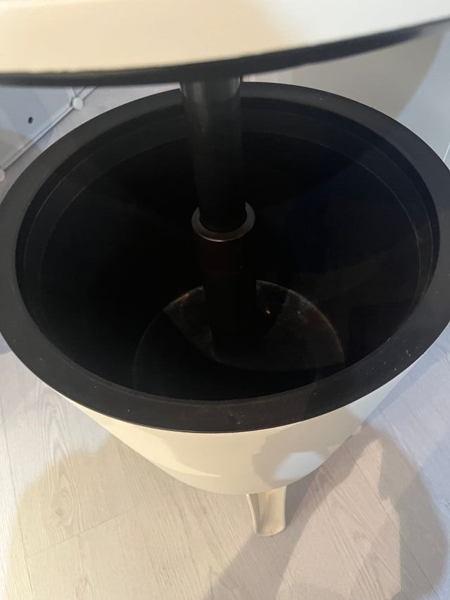 Mesa Nevera Cool Bar Negra y Blanca